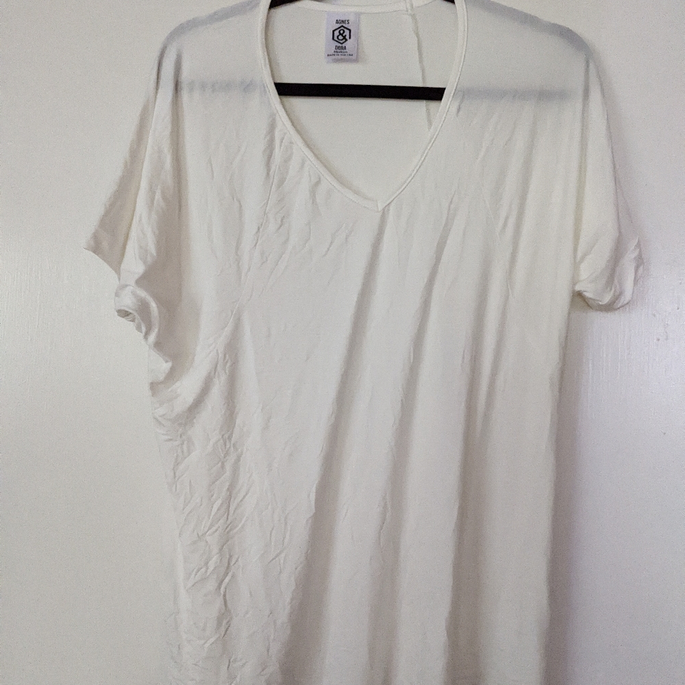 White tee